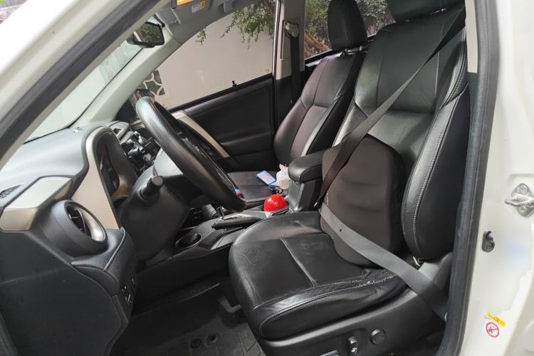 Used Toyota RAV4 2015 2.5L Automatic 4x4 Elite Edition Left Front Seat