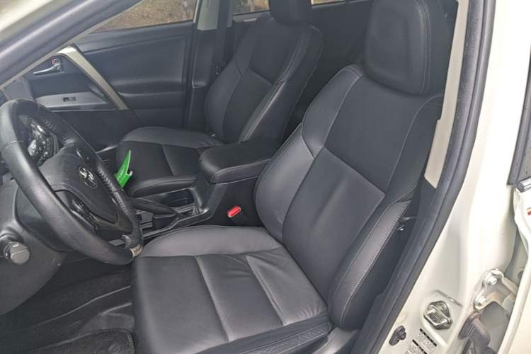 Used Toyota RAV4 2015 2.0L CVT Four-Wheel Drive New Edition Left Front Seat
