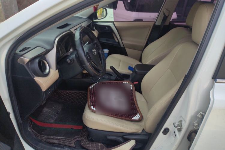 Used Toyota RAV4 2015 2.0L CVT Two-Wheel Drive Fashion Edition Left Front Seat