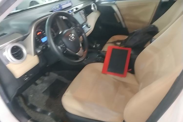 Used Toyota RAV4 2015 2.0L CVT Two-Wheel Drive Fashion Edition Left Front Seat
