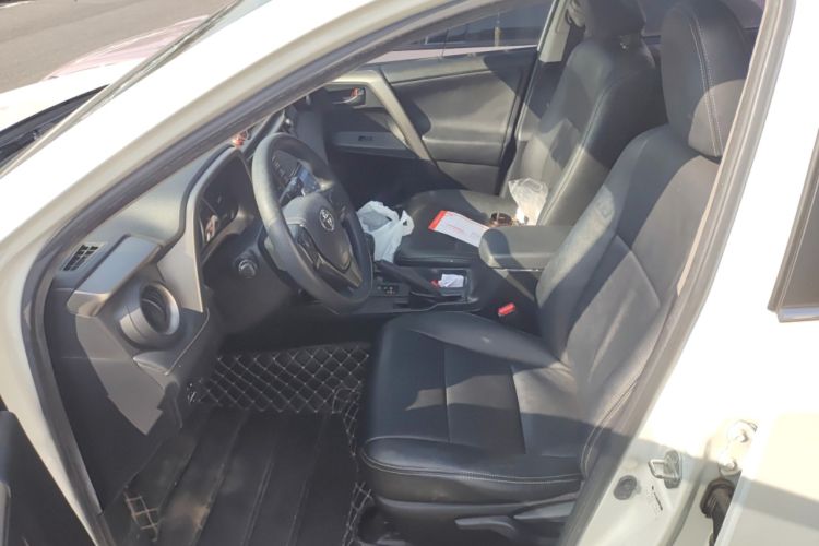 Used Toyota RAV4 2015 2.0L CVT Two-Wheel Drive Fashion Edition Left Front Seat