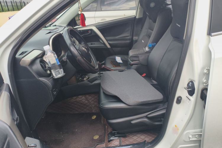 Used Toyota RAV4 2015 2.0L CVT Two-Wheel Drive Fashion Edition Left Front Seat