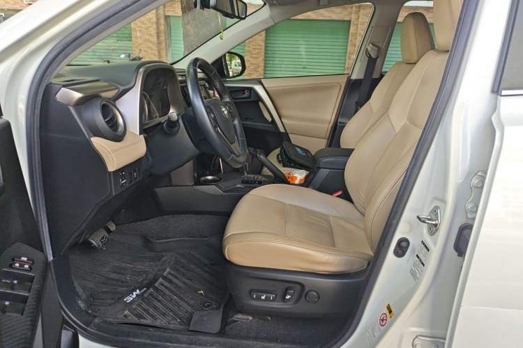 Used Toyota RAV4 2015 2.5L Automatic 4x4 Elite Edition Left Front Seat