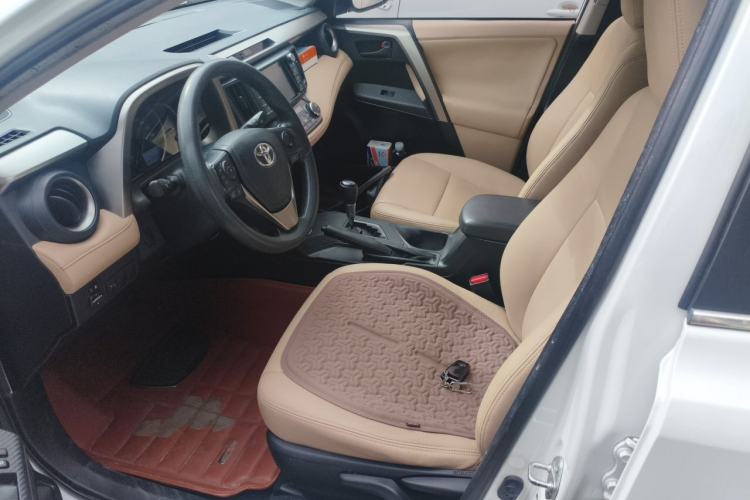 Used Toyota RAV4 2015 2.0L CVT Two-Wheel Drive Fashion Edition Left Front Seat