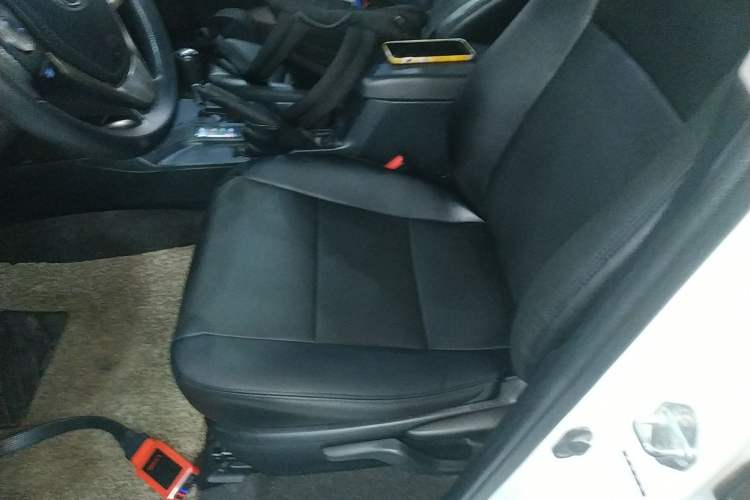 Used Toyota RAV4 2015 2.0L CVT Two-Wheel Drive Urban Edition Left Front Seat