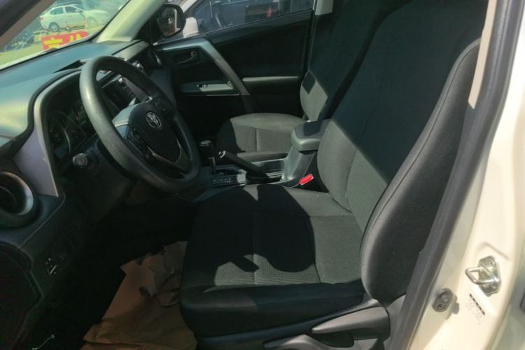 Used Toyota RAV4 2015 2.0L CVT Two-Wheel Drive Fashion Edition Left Front Seat