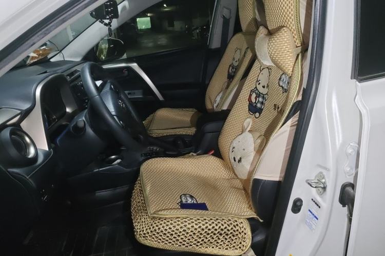 Used Toyota RAV4 2015 2.5L Automatic 4x4 Elite Edition Left Front Seat