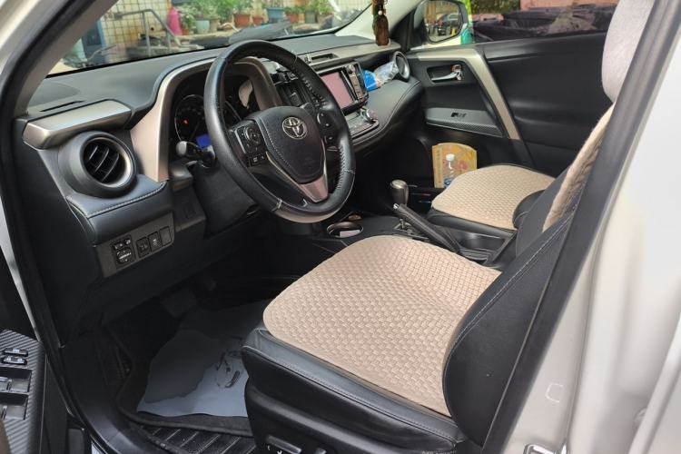 Used Toyota RAV4 2015 2.0L CVT Four-Wheel Drive New Edition Left Front Seat