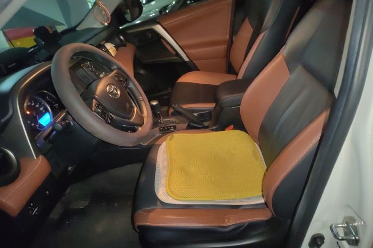 Used Toyota RAV4 2015 2.5L Automatic 4x4 Elite Edition Left Front Seat