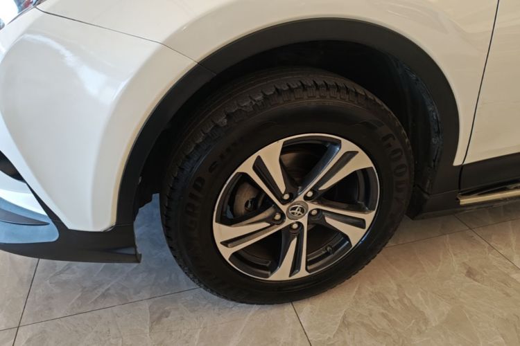 Used Toyota RAV4 2015 2.0L CVT Two-Wheel Drive Fashion Edition Left Front Wheel Hub