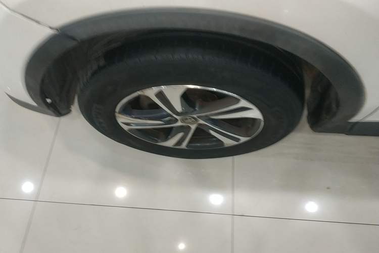 Used Toyota RAV4 2015 2.0L CVT Two-Wheel Drive Urban Edition Left Front Wheel Hub