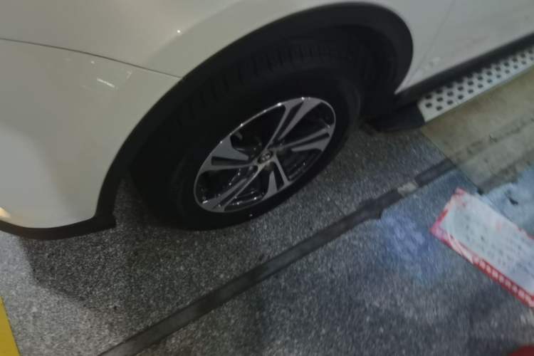 Used Toyota RAV4 2015 2.0L CVT Two-Wheel Drive Fashion Edition Left Front Wheel Hub