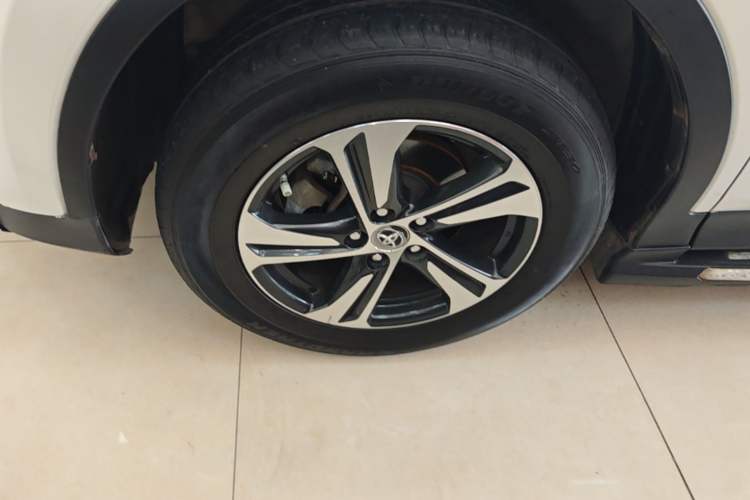 Used Toyota RAV4 2015 2.0L CVT Two-Wheel Drive Fashion Edition Left Front Wheel Hub