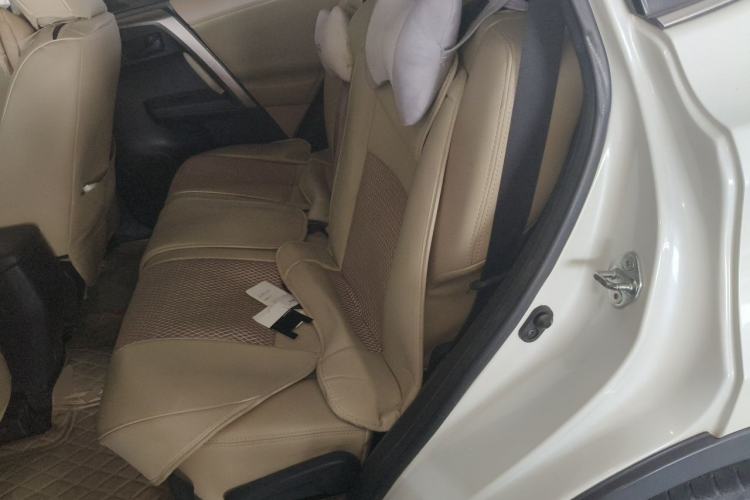 Used Toyota RAV4 2015 2.0L CVT Two-Wheel Drive Fashion Edition Left Rear Seat