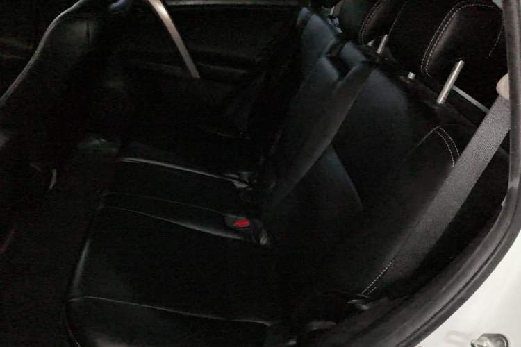 Used Toyota RAV4 2015 2.0L CVT Two-Wheel Drive Fashion Edition Left Rear Seat