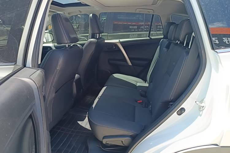 Used Toyota RAV4 2015 2.5L Automatic 4x4 Elite Edition Left Rear Seat