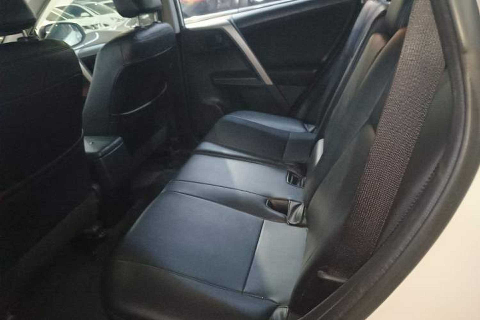 Used Toyota RAV4 2015 2.0L CVT Two-Wheel Drive Fashion Edition Left Rear Seat
