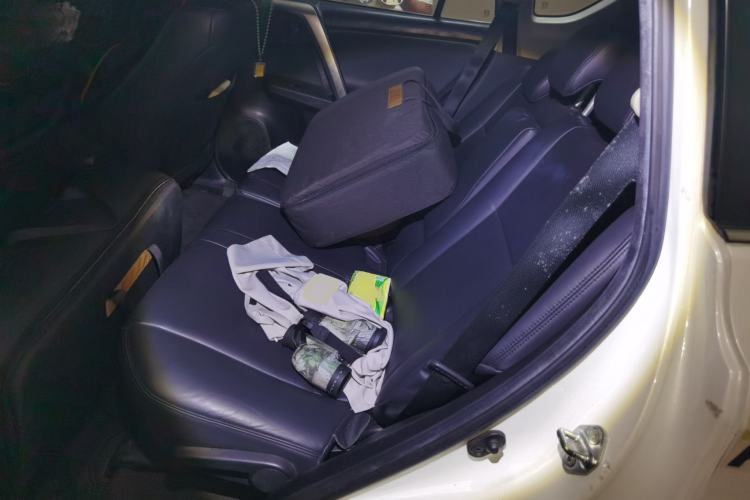 Used Toyota RAV4 2015 2.0L CVT Two-Wheel Drive Fashion Edition Left Rear Seat