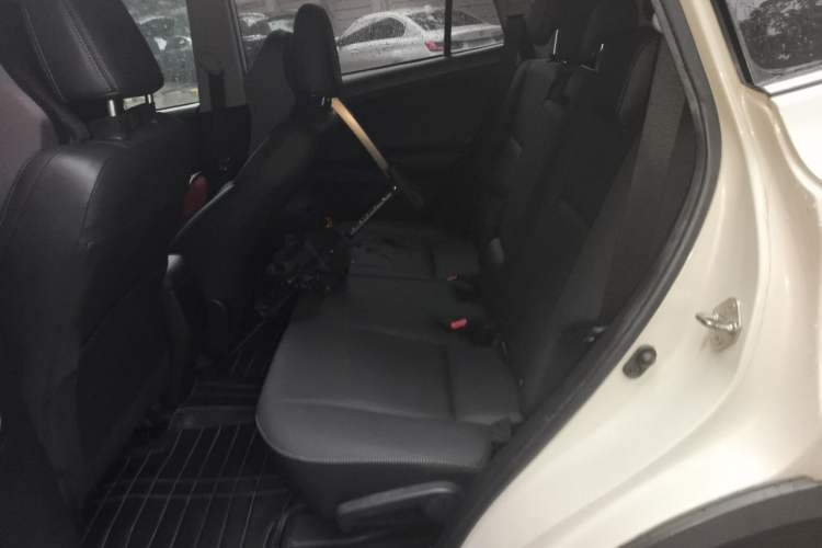 Used Toyota RAV4 2015 2.0L CVT Four-Wheel Drive New Edition Left Rear Seat