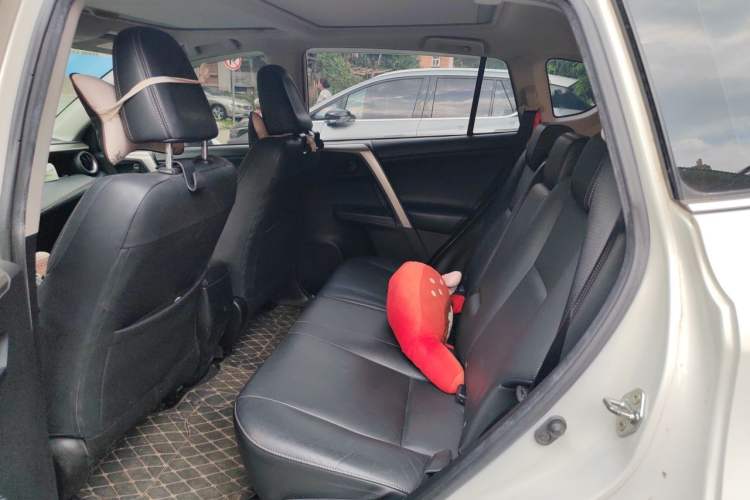 Used Toyota RAV4 2015 2.5L Automatic 4x4 Elite Edition Left Rear Seat