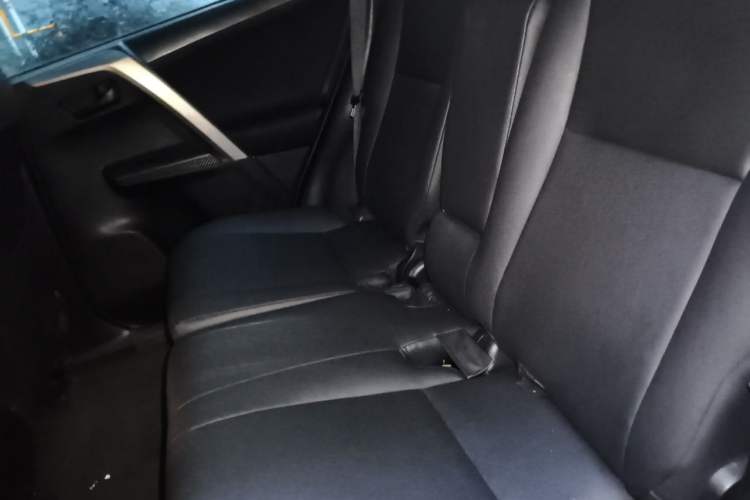Used Toyota RAV4 2015 2.0L CVT Two-Wheel Drive Fashion Edition Left Rear Seat