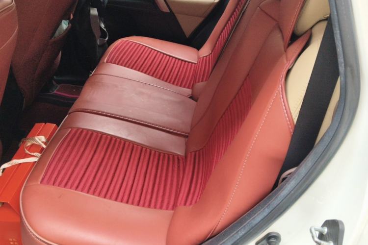 Used Toyota RAV4 2015 2.0L CVT Two-Wheel Drive Fashion Edition Left Rear Seat