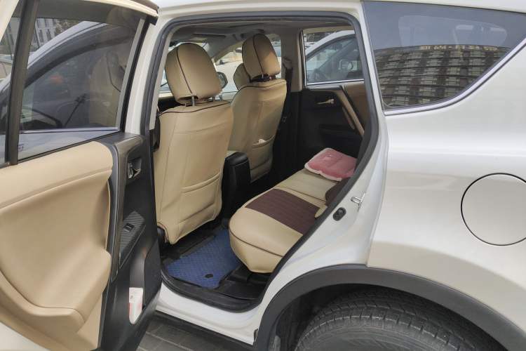 Used Toyota RAV4 2015 2.0L CVT Four-Wheel Drive New Edition Left Rear Seat