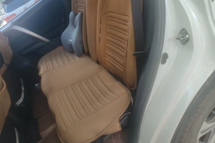Used Toyota RAV4 2015 2.0L CVT Two-Wheel Drive Fashion Edition Left Rear Seat