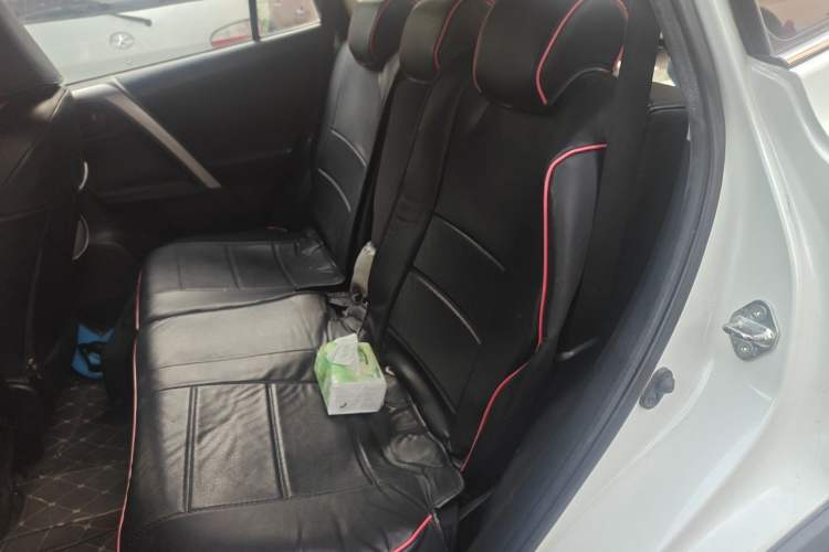 Used Toyota RAV4 2015 2.0L CVT Two-Wheel Drive Fashion Edition Left Rear Seat