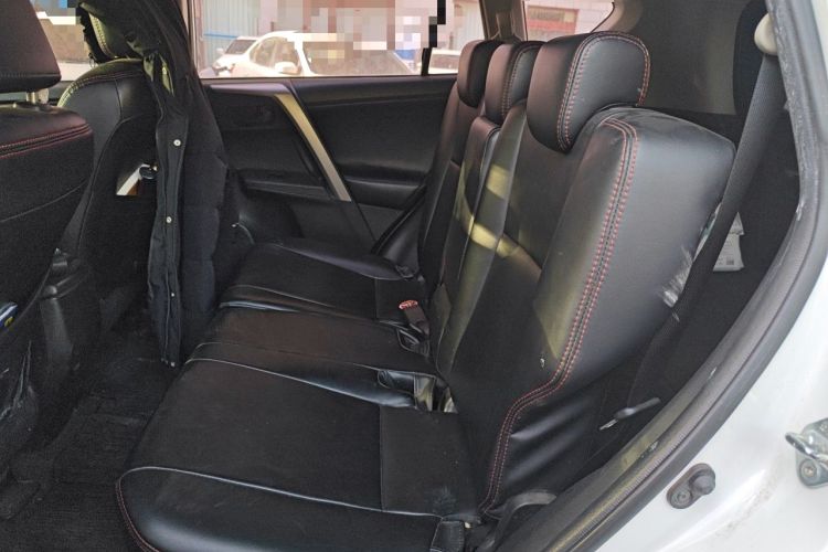 Used Toyota RAV4 2015 2.0L CVT Two-Wheel Drive Fashion Edition Left Rear Seat