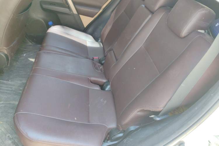 Used Toyota RAV4 2015 2.0L CVT Two-Wheel Drive Fashion Edition Left Rear Seat