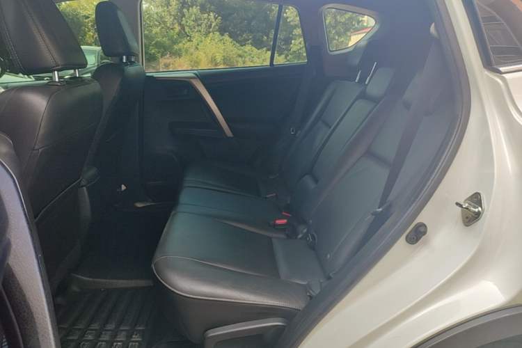 Used Toyota RAV4 2015 2.5L Automatic 4x4 Elite Edition Left Rear Seat
