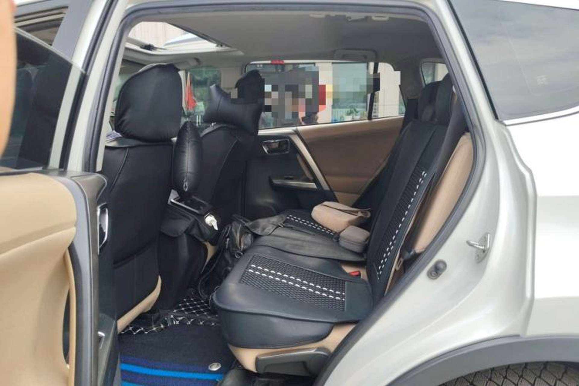 Used Toyota RAV4 2015 2.0L CVT Two-Wheel Drive Fashion Edition Left Rear Seat