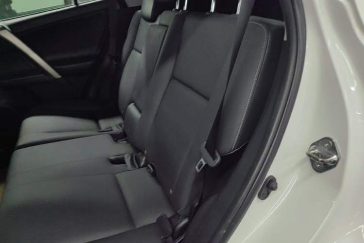 Used Toyota RAV4 2015 2.5L Automatic 4x4 Elite Edition Left Rear Seat