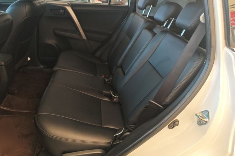 Used Toyota RAV4 2015 2.0L CVT Two-Wheel Drive Fashion Edition Left Rear Seat