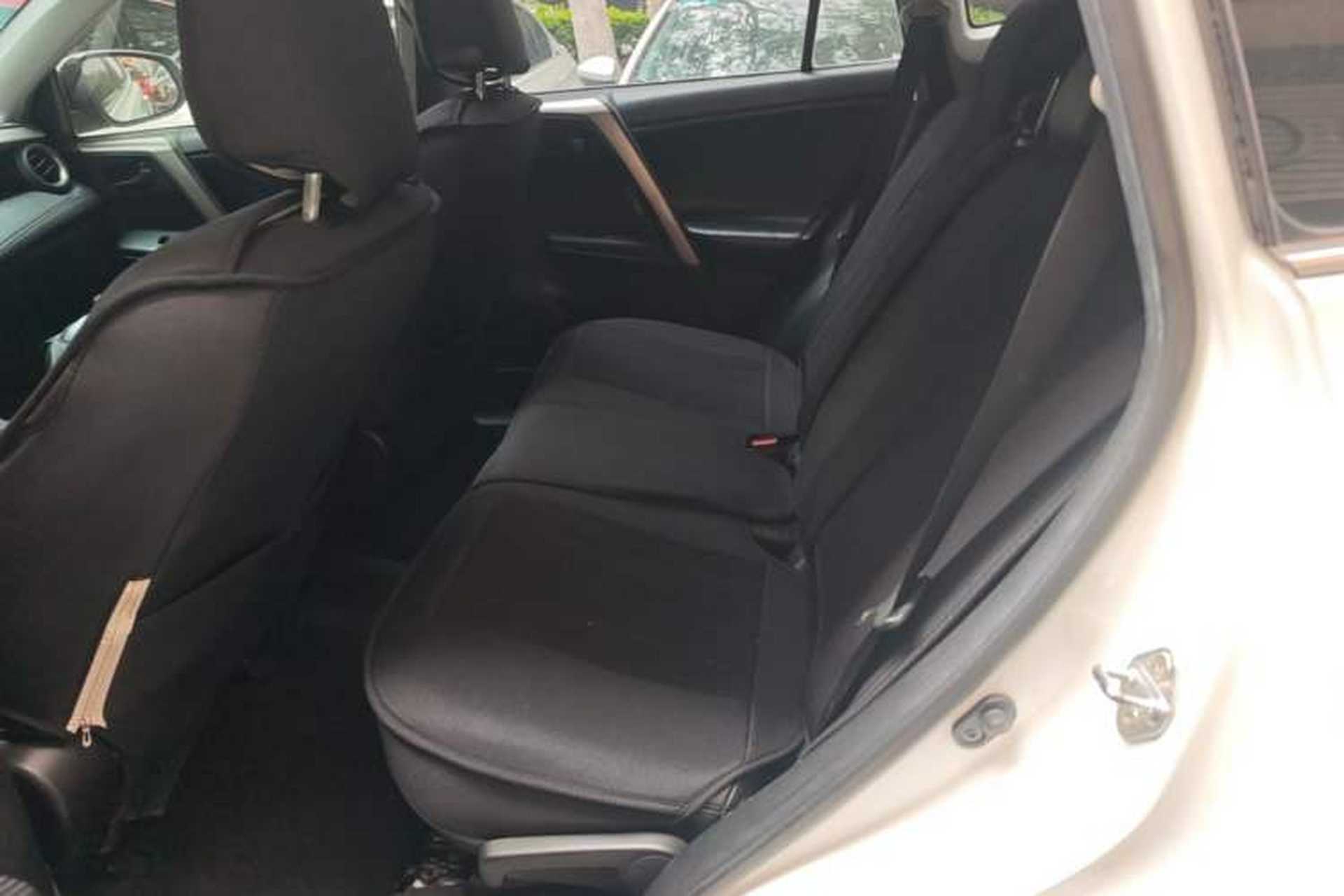 Used Toyota RAV4 2015 2.0L CVT Two-Wheel Drive Fashion Edition Left Rear Seat