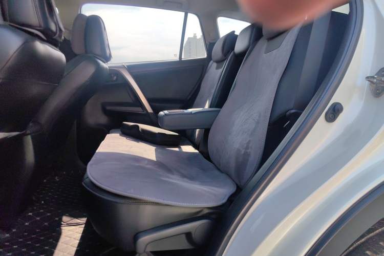 Used Toyota RAV4 2015 2.5L Automatic 4x4 Elite Edition Left Rear Seat