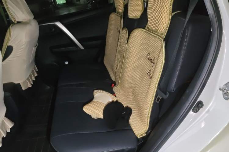 Used Toyota RAV4 2015 2.5L Automatic 4x4 Elite Edition Left Rear Seat