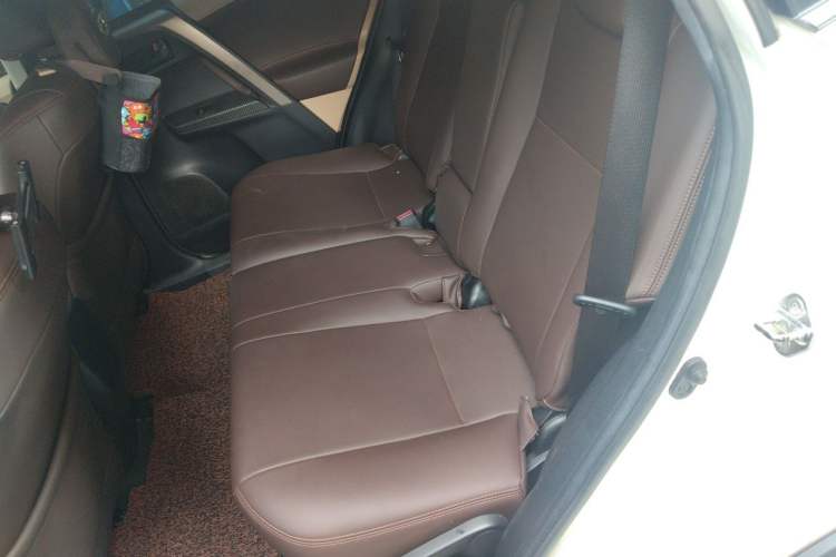 Used Toyota RAV4 2015 2.0L CVT Two-Wheel Drive Fashion Edition Left Rear Seat