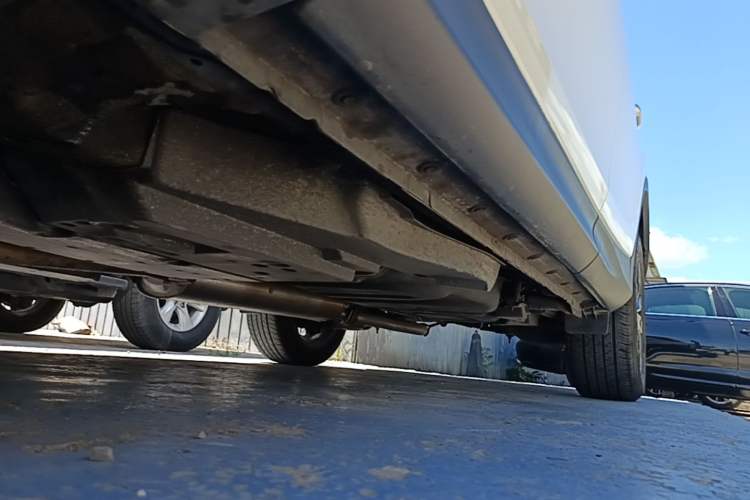 Used Toyota RAV4 2015 2.5L Automatic 4x4 Elite Edition Left Side Sill