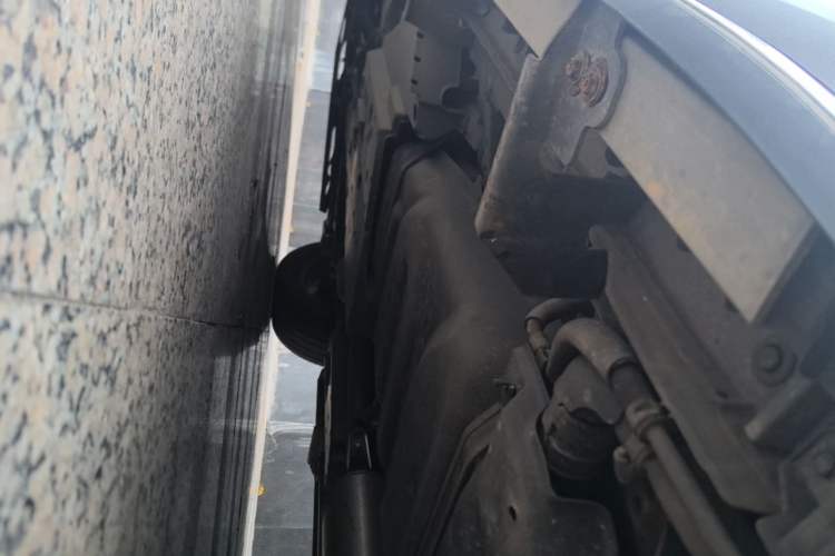 Used Toyota RAV4 2015 2.0L CVT Two-Wheel Drive Fashion Edition Left Side Sill