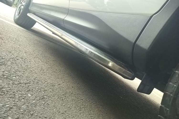 Used Toyota RAV4 2015 2.5L Automatic 4x4 Elite Edition Left Side Sill
