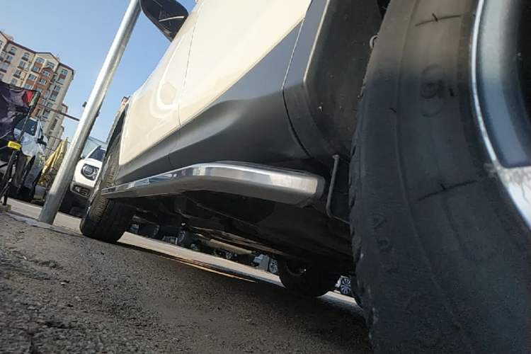 Used Toyota RAV4 2015 2.0L CVT Two-Wheel Drive Fashion Edition Left Side Sill