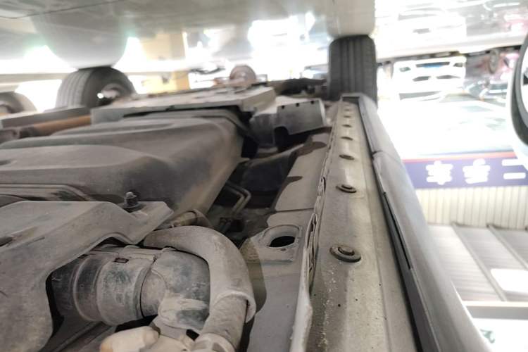 Used Toyota RAV4 2015 2.0L CVT Two-Wheel Drive Fashion Edition Left Side Sill