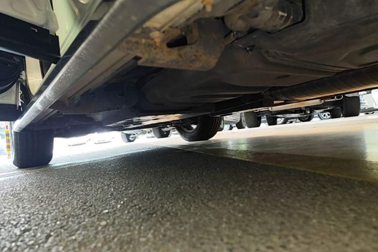 Used Toyota RAV4 2015 2.0L CVT Two-Wheel Drive Fashion Edition Left Side Sill