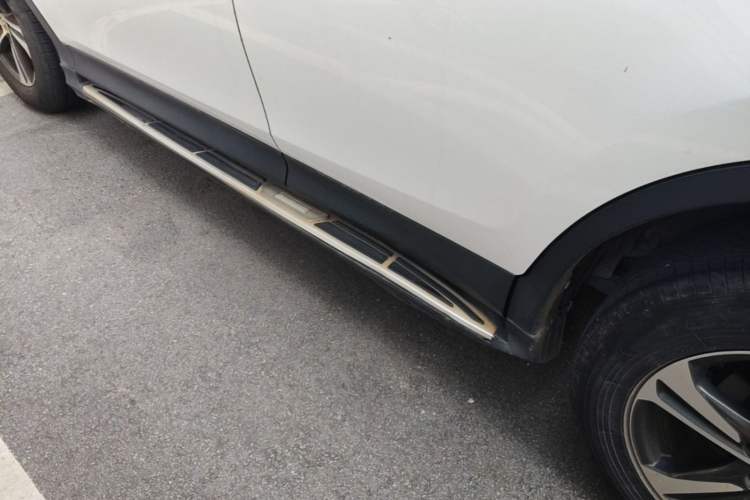Used Toyota RAV4 2015 2.0L CVT Two-Wheel Drive Fashion Edition Left Side Sill