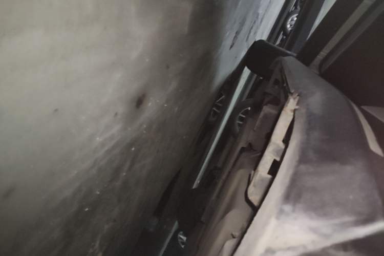 Used Toyota RAV4 2015 2.0L CVT Two-Wheel Drive Fashion Edition Left Side Sill