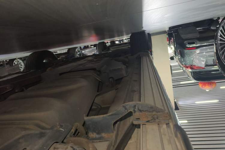 Used Toyota RAV4 2015 2.0L CVT Two-Wheel Drive Fashion Edition Left Side Sill
