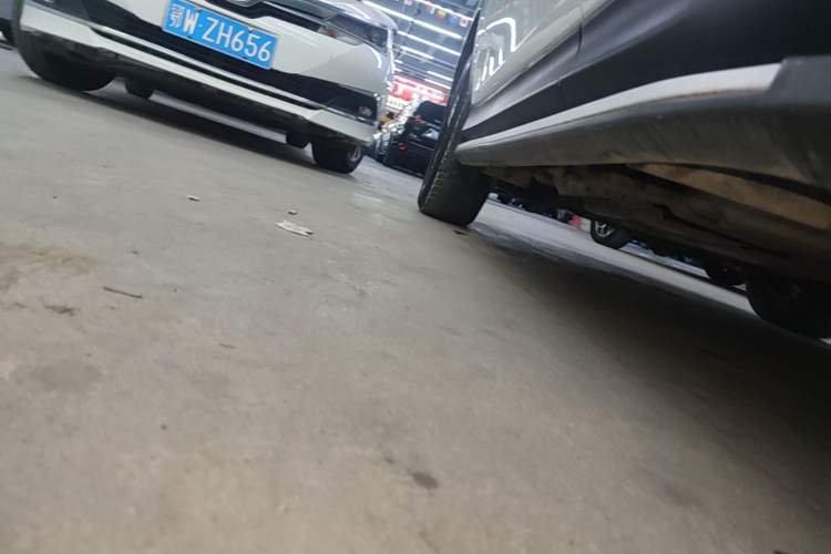 Used Toyota RAV4 2015 2.0L CVT Two-Wheel Drive Fashion Edition Left Side Sill