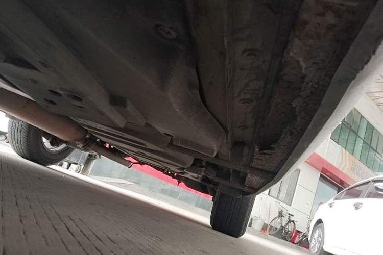 Used Toyota RAV4 2015 2.0L CVT Two-Wheel Drive Fashion Edition Left Side Sill